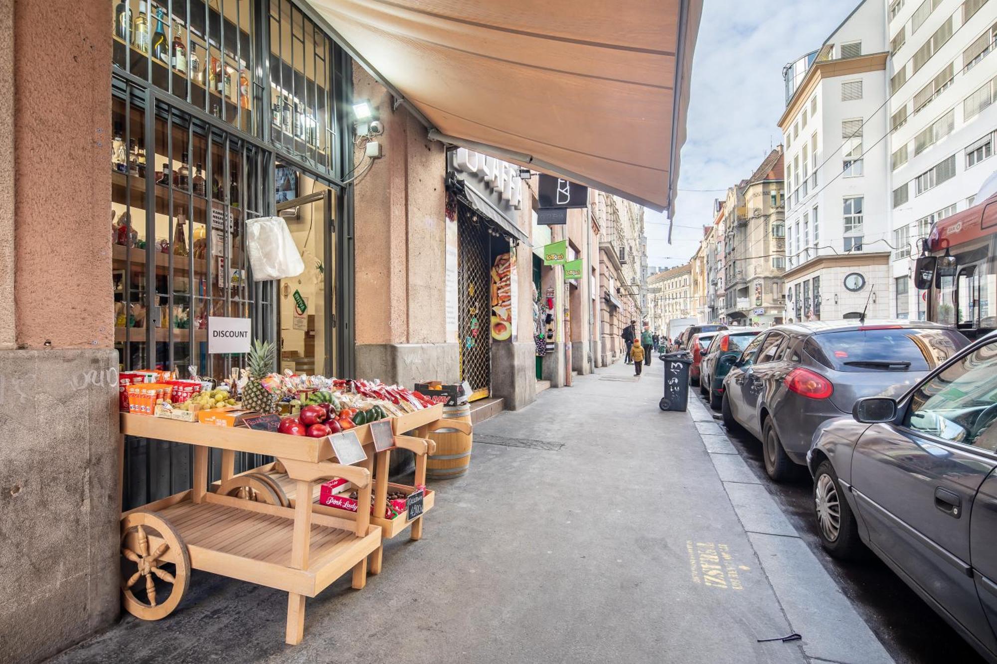 Very Central - Small Studio For Solo Traveller Budapest Kültér fotó